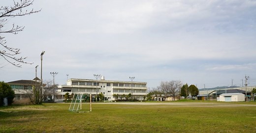 日本がこれまで行ってきた少子化対策とは？ | gooddoマガジン｜寄付・社会課題・SDGsに特化した情報メディア