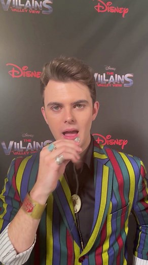 The Villains of Valley View Holiday Special: Pass the Mic