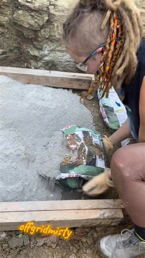 🌻☺️ Yee Yee!!! OffGridMisty. #offgridmisty #offgrid #valife #tnlife #virginia #tinyhome #fullyear #oneyear #timelapse #nature #locstyles | Life off Grid Misty