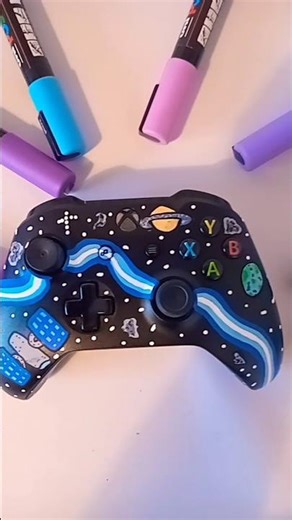 Customizing an Xbox Controller with Posca Markers! #poscaking #art