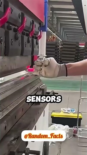 You Won't Believe How Fast This Machine Stops! #MachineSafety#PaperCutter