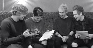 5 Seconds of Summer play five seconds word association