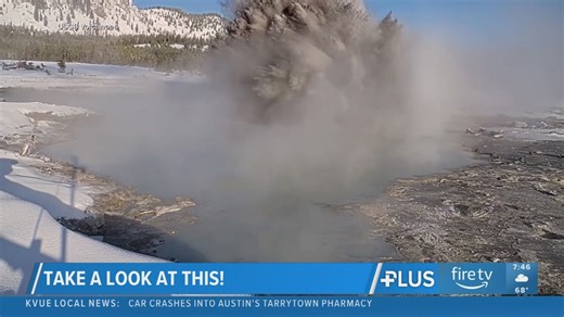 Geyser eruption caught on camera at Yellowstone National Park