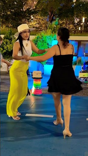 Mira lindas salvadoreñas bailado 😍 #cumbia #baile #soysalsero #huapangosperros