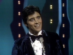 Sacha Distel - Raindrops Keep Falling On My Head/The Good Life/Louise (Medley/Live On The Ed Sulliva