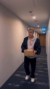 What was in Reze’s box? 💐 - #anime #chainsawman | xerenite