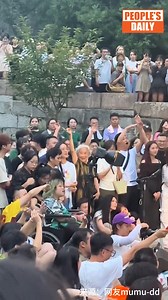 Happiness knows no age! An elderly woman's reaction to a street show was captured in Guiyang, Guizhou Province on Friday. Chinese netizens were moved by her obvious happiness as she danced to the beat. #StoryofChina | Xi's Moments