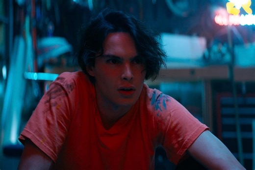 Monsters of California: La película debut de Tom DeLonge sobre aliens estrena tráiler