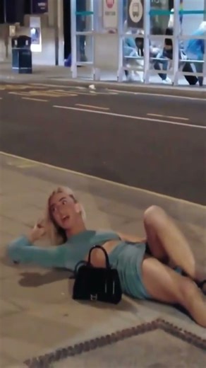 Manchester Nightlife 👠❤️ Exploring the City s Vibrant Nightlife #walking #england #manchester