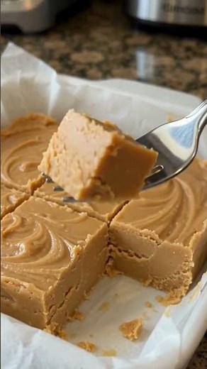 🥜✨ Creamy Peanut Butter Fudge that's smooth, rich, and melts in your mouth!