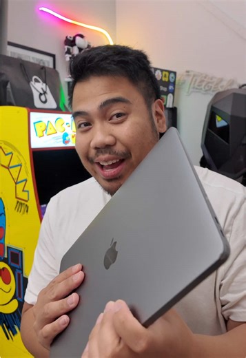 Refurbished Apple Macbook Air #macbookair #macbook #refurbishedmacbook #laptop #computer #tiktokshopcreatorpicks #tiktokshopspringglowup