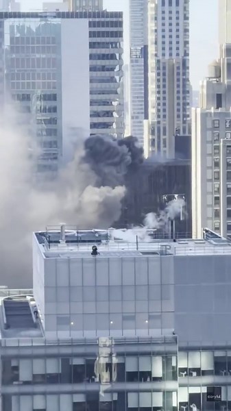 Manhattan High-Rise Fire Prompts Large Emergency Response
