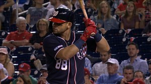Parra signs with Yomiuri Giants