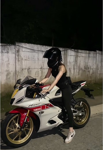 Yamaha R15M Anniversary Edition Features and Review