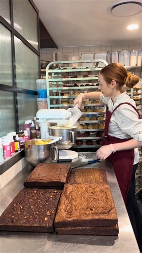 75K views · 886 reactions | A day in my life as a bakery owner ‍ 12 hours in the bakery #dayinmylife #bakeryowner #bakerylife kindly follow my page thank you all | Its Brooki | Facebook