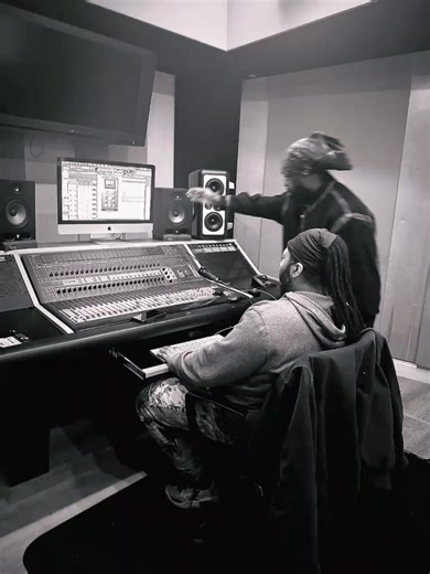 timaya (@iam_timaya1)’s videos with Cold Outside - Timaya