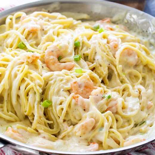 Cheesy Garlic Shrimp Alfredo