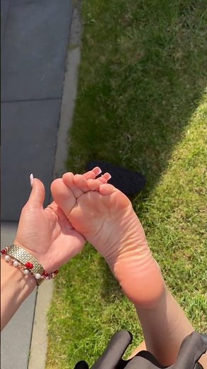 Heavenly Feet | The Sun Reveals Every Hidden Detail 👣☀️