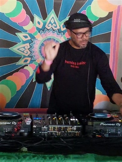 Dj Regis Lopez on Reels