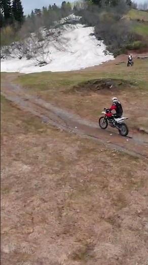 Эндуро на высоте 2000 м / EXPLOSIVE MIKE, SOCHIFORNIA #shorts