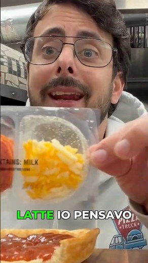 Formaggio americano: contiene latte... pensavo plastica 😂