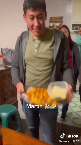 Deliciosa Reunión Familiar Ecuatoriana 🍴