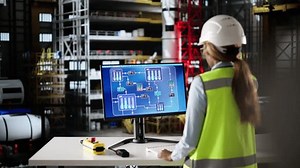 Scada Operator Woman Factory Process Engineer: vídeo stock (100% livre de direitos) 3813481427 | Shutterstock