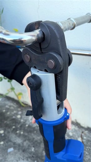 Hydraulic Pipe Crimping Pliers Lithium Battery Tools