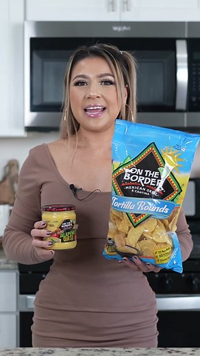 On The Border chips and dips provide delicious, convenient, restaurant quality snacks and are also perfect additions to recipes, like this DELICIOUS CHEESY BEEFY NACHOS, the perfect meal/snack for a family night! @ontheborderchips #ontheborderchips #otbsnacking #sponsored