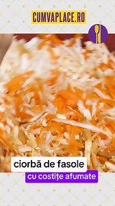 Ciorbă de fasole cu costițe afumate Ingrediente • 600 g costițe afumate • 2 cutii de fasole boabe • 300 g suc de roșii • 1⁄2 țelină • 1 gogoșar mic (sau ardei gras roșu) • 1 ardei gras galben • 1 păstârnac • 2 rădăcini de pătrunjel • 2 cepe mici • 2 morcovi • 50 g unt • 1 foaie de dafin • 1 crenguță de cimbru uscat • Mix de verdeață (mărar, pătrunjel, leuștean) • Sare • Piper Cum să faceți • Tăiați costițele în bucăți potrivite și puneți-le la rumenit în untul topit. După ce au căpătat o crustă 