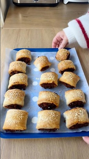 SUPER easy recipe for vegan sausage rolls 👏🏼