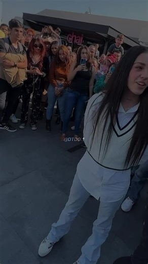 Cuando ella prefiere un billete de 100 🖤#anuel #bebe