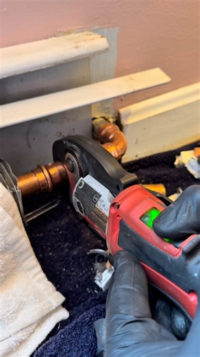 Leon Garrett on Instagram: "Repairing leaking baseboard heat #reels #plumber"