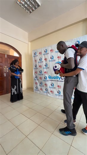 Now Mastering the Skills for Adult Choking Relief Through Practical Exercises. Do You Know What To Do Incase Someone Chokes? 🥺 Learn How To Relieve Choking! 🏃🏾 #LifeisWhy ❤️ #BLS #BoldHearts #KU #ChokingRelief ActFast! QualityCare! | Quality Care Kenya