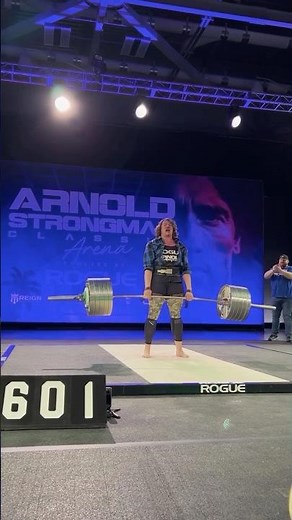 🐊 Hanna Linzay is here to put on a SHOW! She pulls 601 LBS during the Rogue Elephant Bar Deadlift!