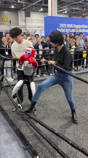 When Robots Start Fighting Like Humans 🤖🥊 | Insane MMA Battle in China!