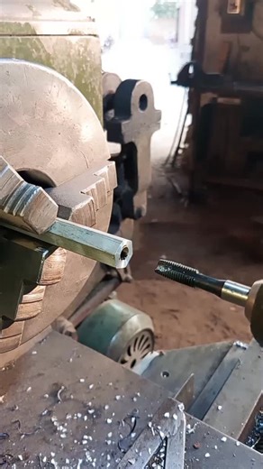 Muhammed Waqas on Instagram: "Machine Taping new idea explore ⚙️🔩🔥 #mechanical #trending #viral #lathe #explorepage✨ #satisfying"