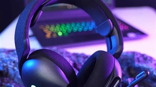 出街吸睛，游戏沉浸，用过外星人AW725H才知真香！轻薄设计，性能强劲，办公娱乐两不误。