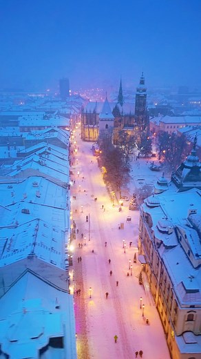 48K views · 799 reactions | ❄️✨ Visit Košice #ThisIsSlovakia #Kosice #snow #citylights #slovensko #mood #winter #zima #sneh #winterwonderland Video: Jan Varchola | This Is Slovakia | Facebook