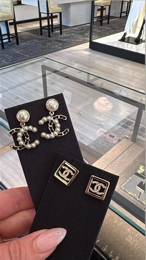 Tania ✨ on Instagram: "Stud or dangler? Comment “earrings” for details!"