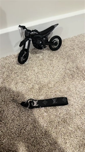 Surron Ultra Bee Mini Ultra no front fender — blacked out supermoto