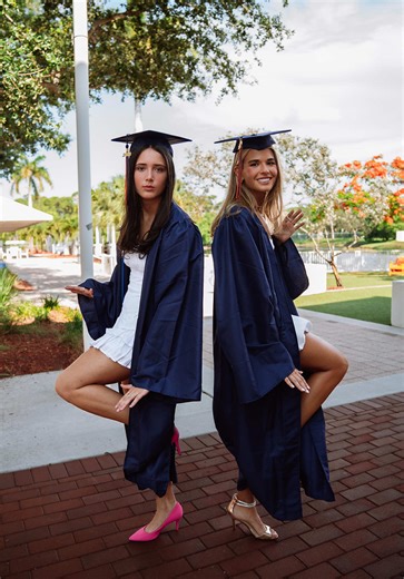 Twin @Emma Markin #trending #viral #fyp #bestfriend #graduated | emma markin