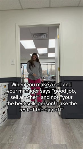 🤷‍♀️(salesperson*)#poolandspadepot #work #salesman #pooltime #hottubs