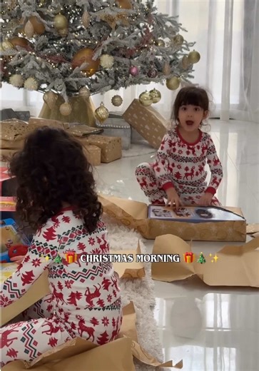 Christmas Morning Gift Unboxing with Demiana and Daniella