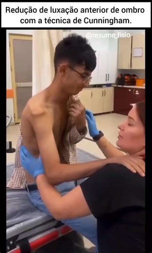 Técnica de Cunningham para Luxação do Ombro