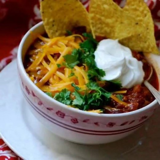 JIMMY FALLON'S CROCK POT CHILI! http://chindeep.com/2015/01/13/jimmy-fallons-crock-pot-chili/ | ChinDeep