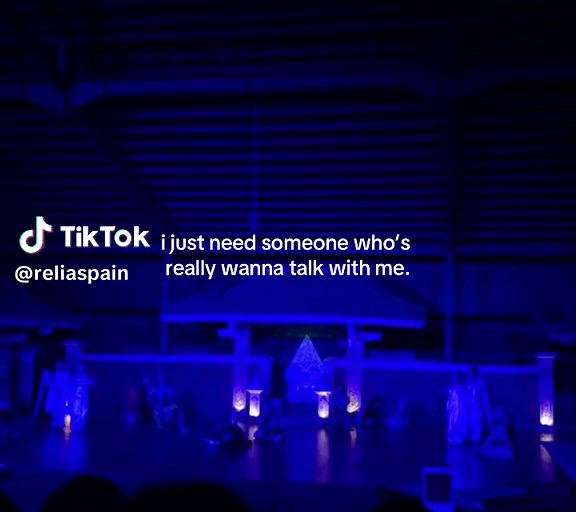 relia’s here (@reliaspain)’s videos with i miss your warm hands - i don't like mirrors