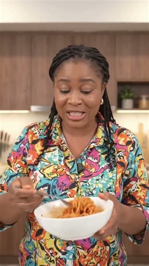 🍜 Mama Odogu Tries Buldak Noodles For The First Time