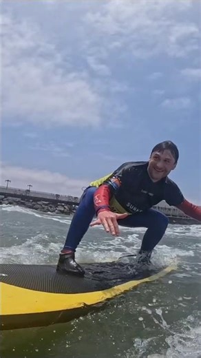 Surfing in Lima Perù 🏄 #travel #surf #peru #lima