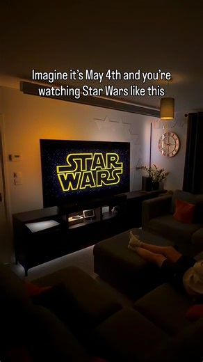 Star Wars Intro: But the lights react